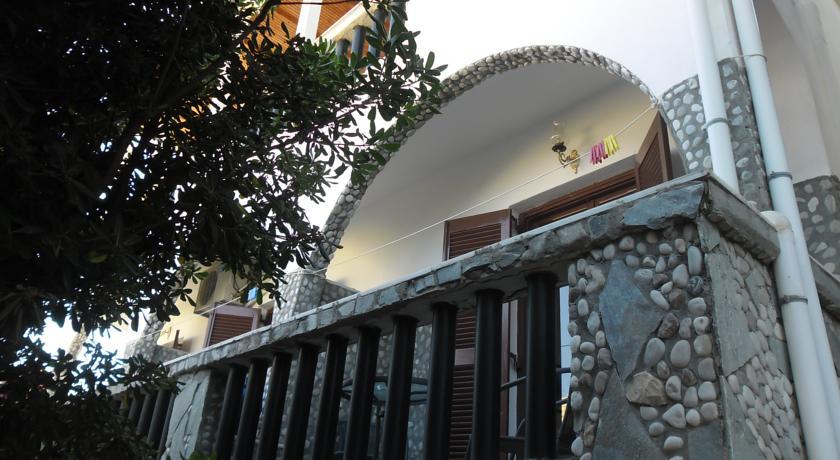 Villa Maria Chrani Bagian luar foto