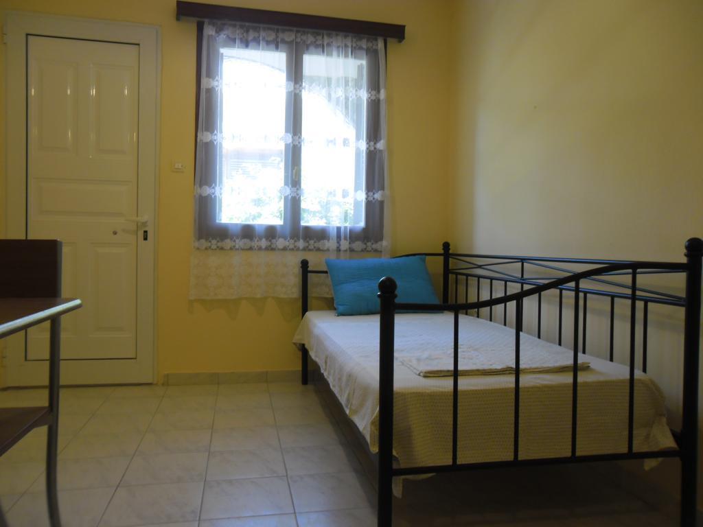 Villa Maria Chrani Bagian luar foto