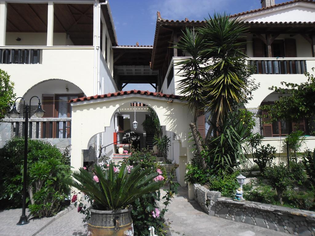 Villa Maria Chrani Bagian luar foto
