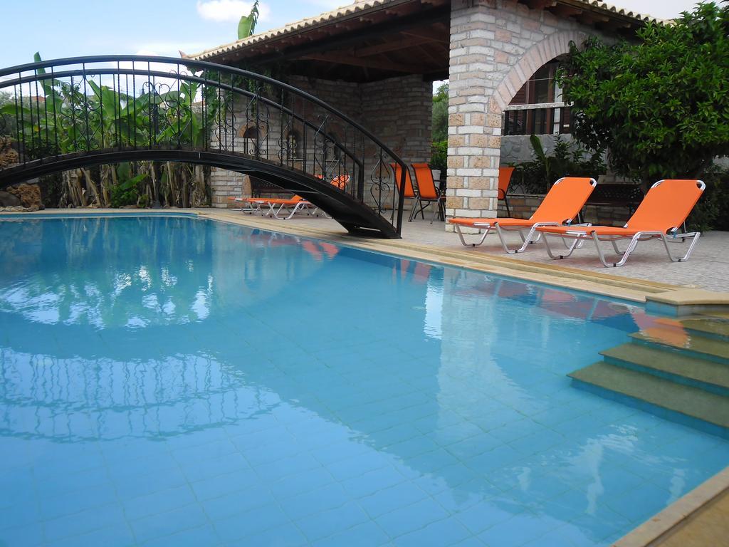 Villa Maria Chrani Bagian luar foto