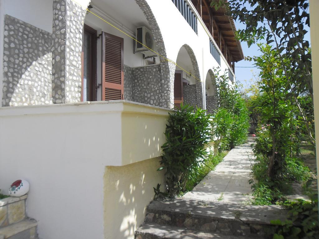 Villa Maria Chrani Bagian luar foto