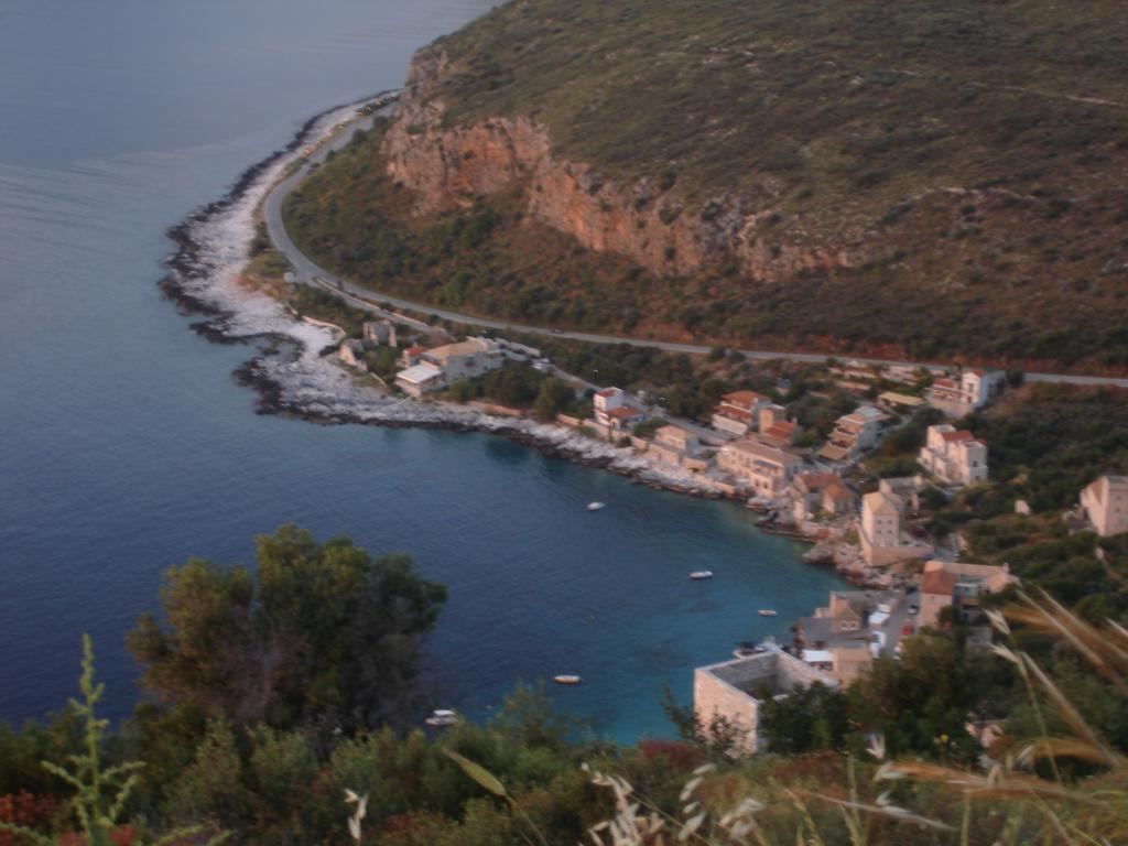 Villa Maria Chrani Bagian luar foto